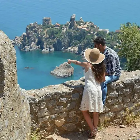 Bordonaro Holiday *